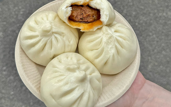 一天卖300个包子利润多少_3