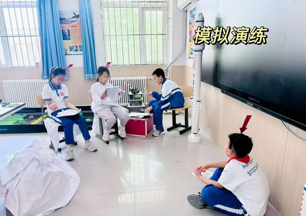 奇趣科学走进廊坊经开区第三小学，进行科学秀培训指导_3