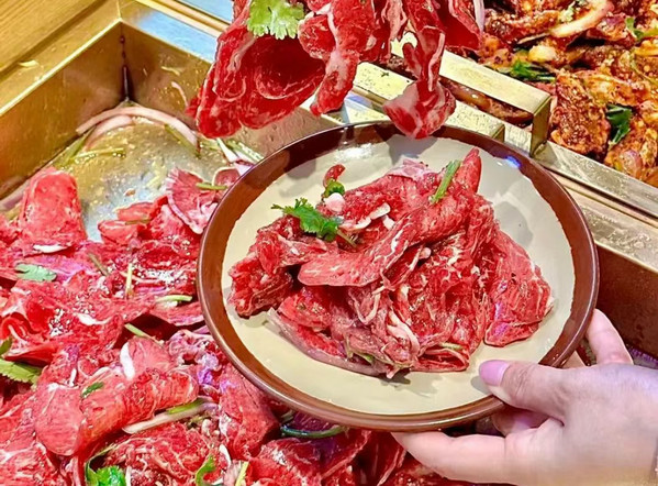 从排队到闭店：牛肋条自助的半年狂欢，藏着餐饮人最该懂的生存逻辑_3