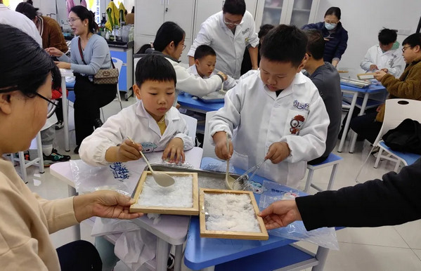 教培转型新机遇：奇趣科学总部探秘，解锁科学教育“宝藏密码”！_3